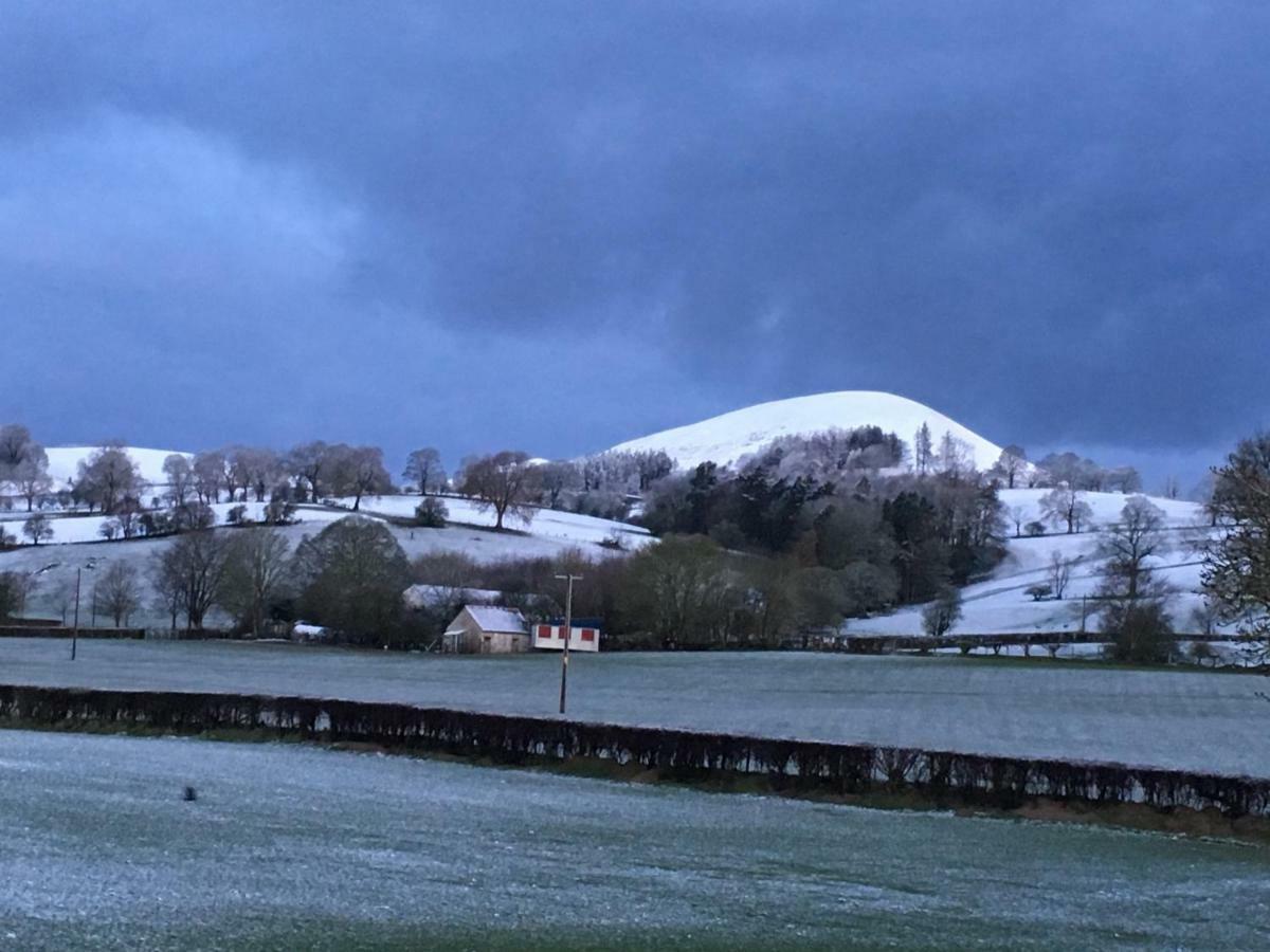 Vila Ty Gylfinir Llandegla Exteriér fotografie